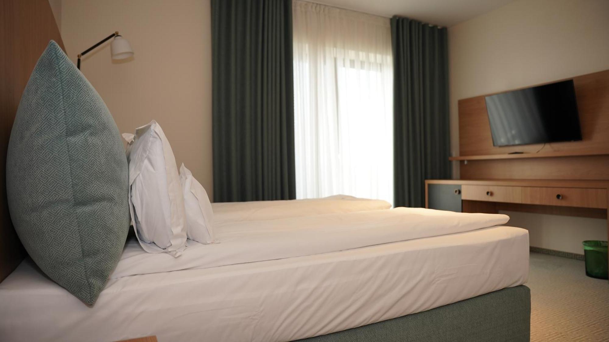 Hotel Sorin Mihai Cristian  Exteriér fotografie