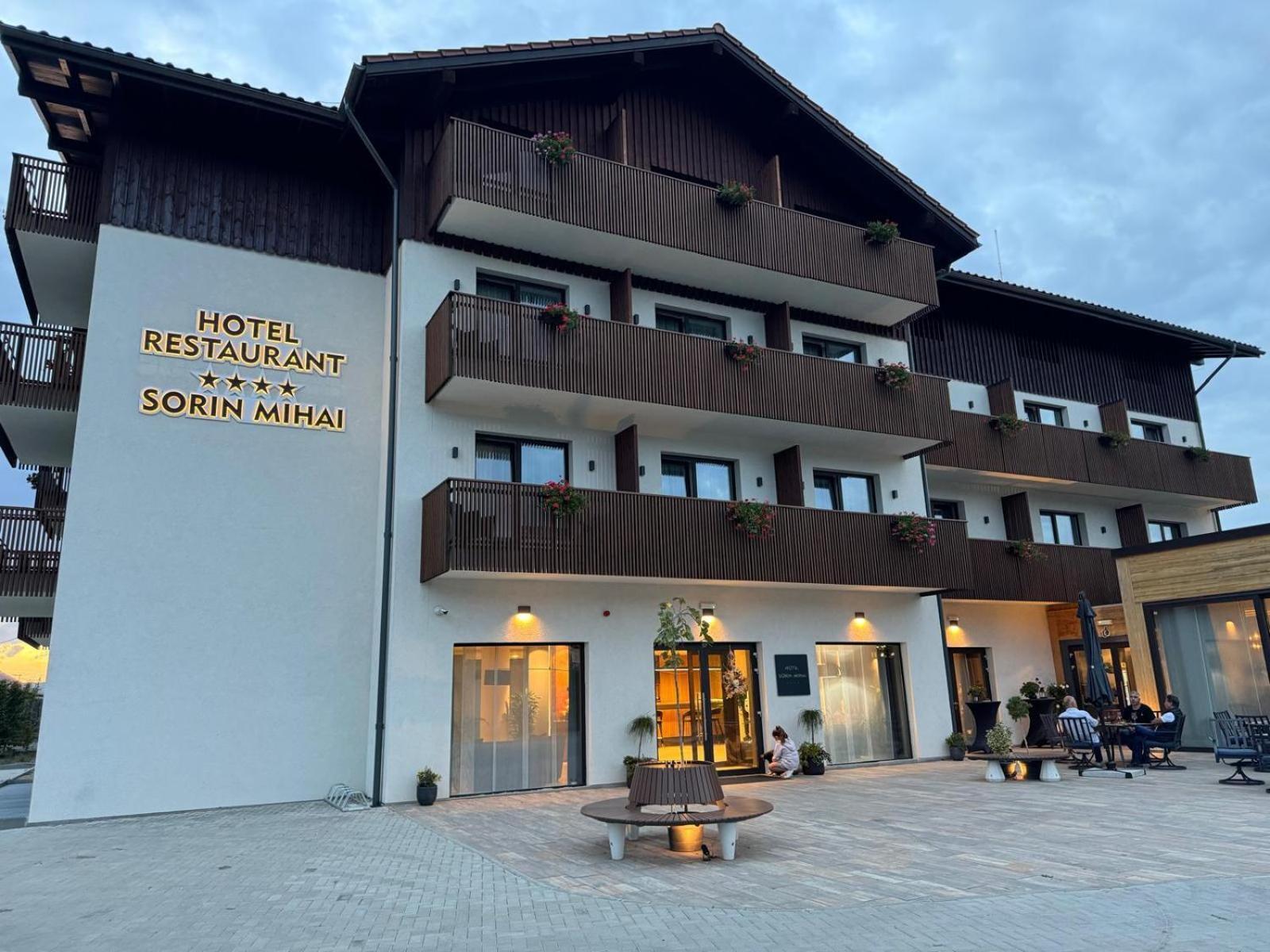 Hotel Sorin Mihai Cristian  Exteriér fotografie